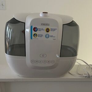 Homedics White and Gray Humidifier with Dual Tanks